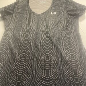 Ladies Under Armour Loose Heat Gear , V Neck Top Size Large